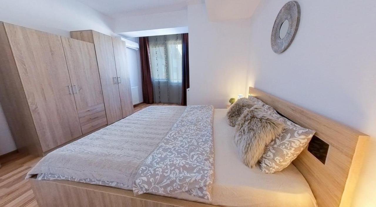 Old Town Flowery Apartment Bucharest Exterior photo
